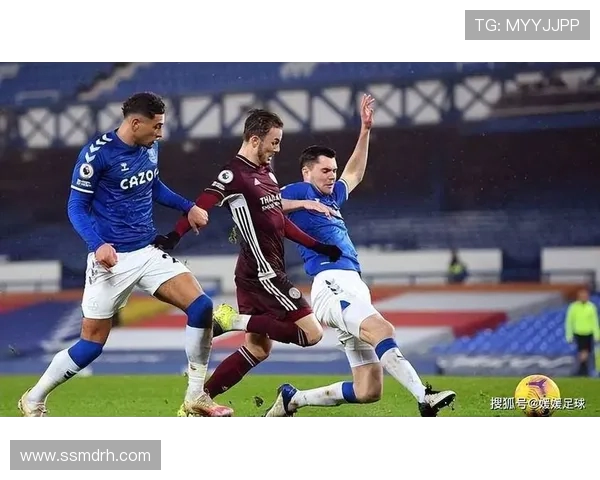 利物浦与埃弗顿的激情对决新视角解析与赛场盛况回顾