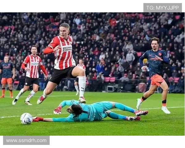 埃因霍温主场迎战国际米兰双方争夺欧战关键三分